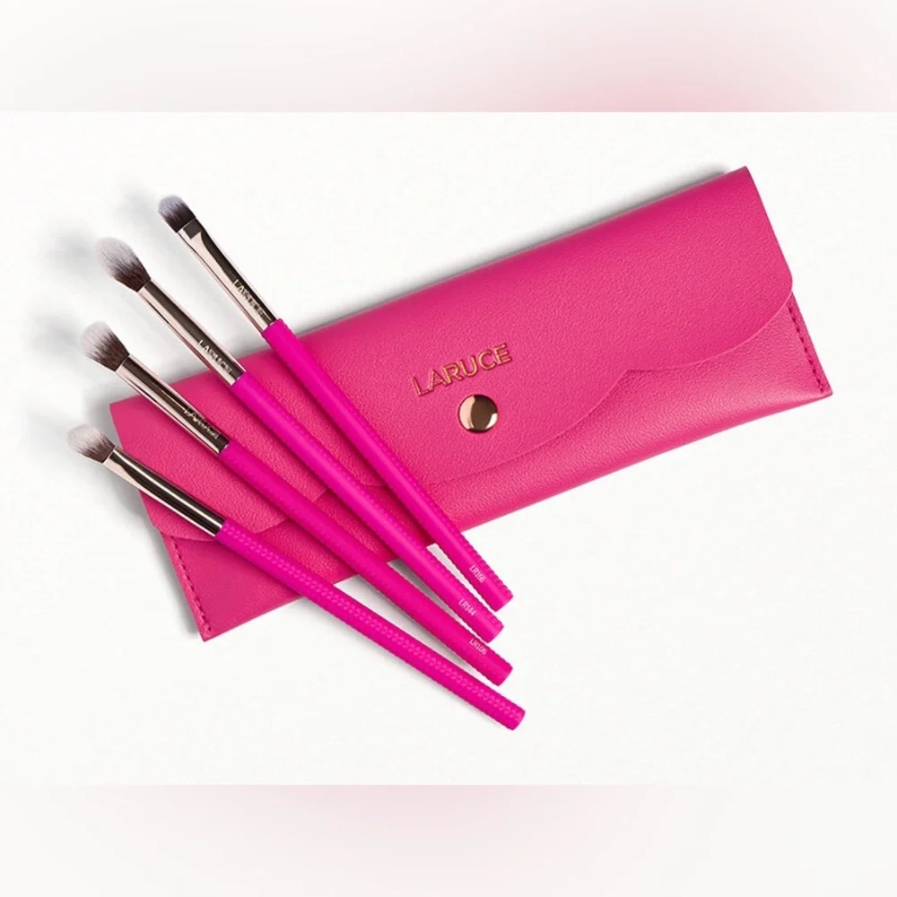 NEW⚡️ Laruce Beauty Kayla 4 piece brush set with brush bag